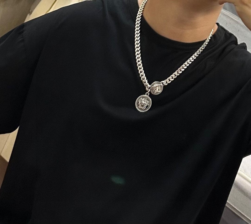 VERSACE